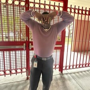 Meet your Posher, Levi